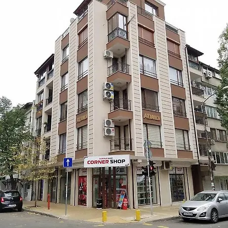 Renewed Corner Апартаменты *